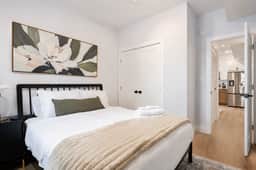 Light-Filled 1BR Near Capitol Hill & Union Market - Image 3