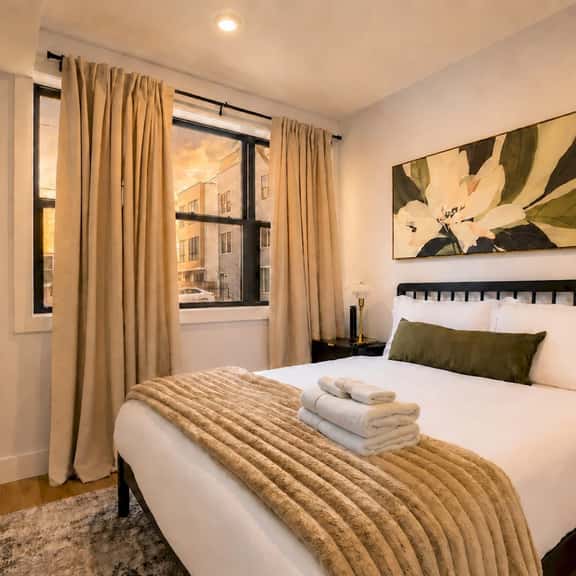 Light-Filled 1BR Near Capitol Hill & Union Market - Image 1